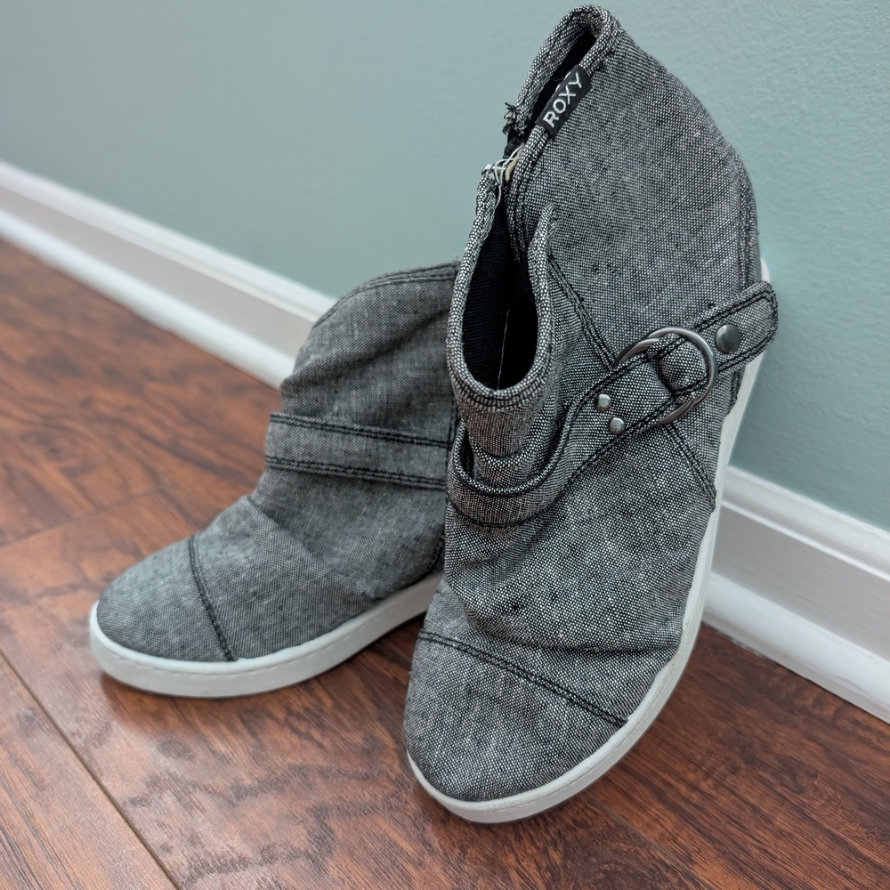 Roxy Gray Ankle Booties